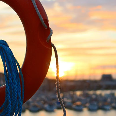 Livbij i hamn - ICA Försäkrings tips inför båtupptagning